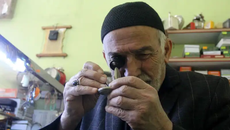 58 Yıldır Efsaneleşen Dükkan: Zamanı Durdurmak İçin Çalışıyor