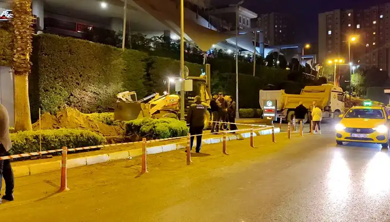 AVM Girişinde Şok Doğalgaz Paniği: Alışveriş Keyfi Tehlikeye Girdi