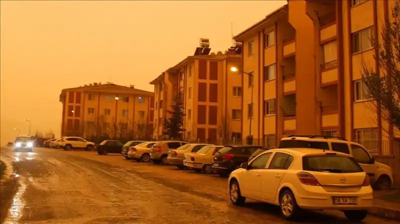 Meteoroloji Uyardı: Çöl Tozu ve Sağanak Yağış Bir Arada Gelecek