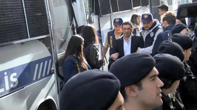 Flash Haber TV'ye El Koyuldu: Payfix Operasyonunda 29 Şüpheli Adliyeye Sevk Edildi
