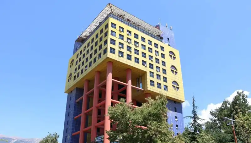 Dünyanın En Saçma Binası Yerine Yepyeni Proje: İnşaat Süreci Başladı