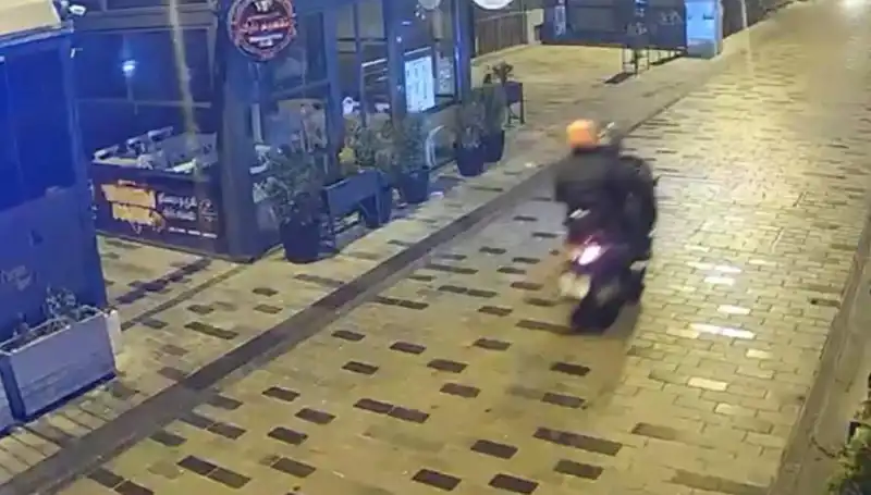Gece Kulübünde Şok Haraç Saldırısı: Torpil ve Silahlar Konuştu!