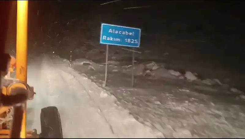 Antalya Kışın Gelmesini Beklemeden Karla Kaplandı!