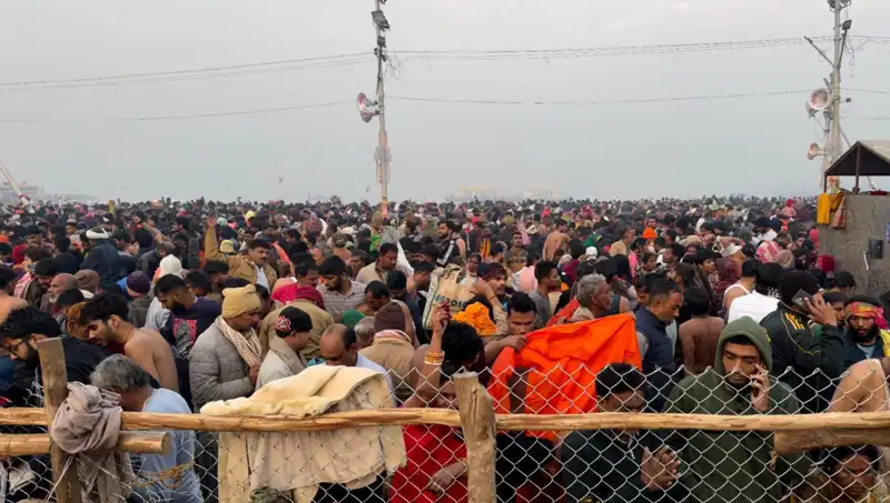 Hindistan'da Dini Festivalde İzdiham: Trajik Olayda Altı Kişi Hayatını Kaybetti