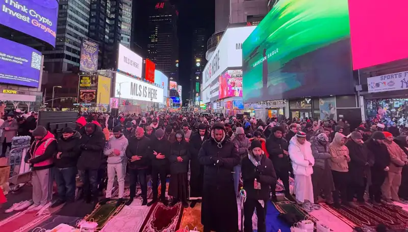 New York Times Meydanı'nda Teravih Namazı: Dünyaya Birlik Mesajı