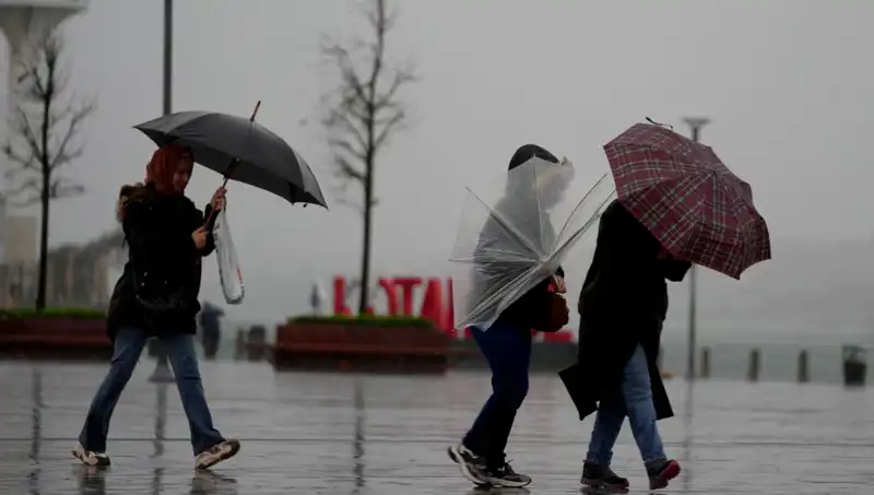 İstanbullular İçin Uyarı: Kuvvetli Sağanak Yarın Geliyor!