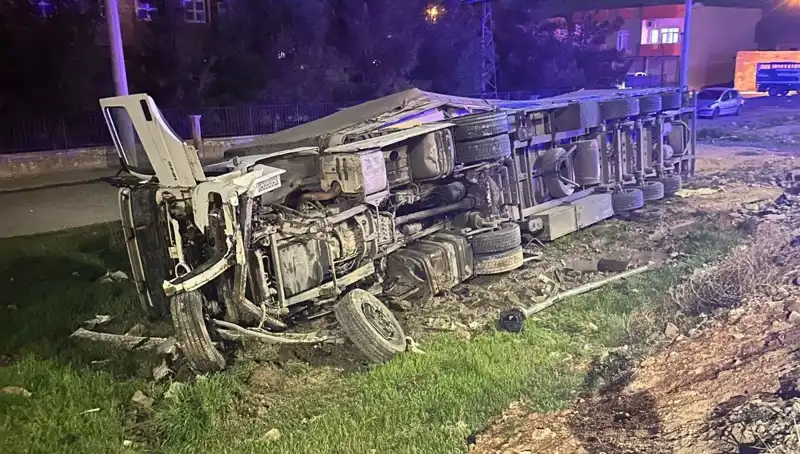 TIR Devri Oldu, 6 Kişi Yaralandı: Kaza Anının Detayları Ortaya Çıktı