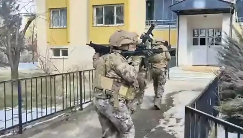 Bingöl'de DAEŞ Operasyonu: Üç Şüpheli Tutuklandı ve Şok Ayrıntılar!