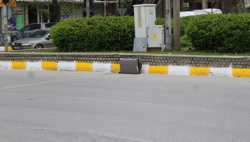 Minibüsten Düşen Valiz, Polisi Harekete Geçirdi: Olayın Perde Arkası Nelerdi?