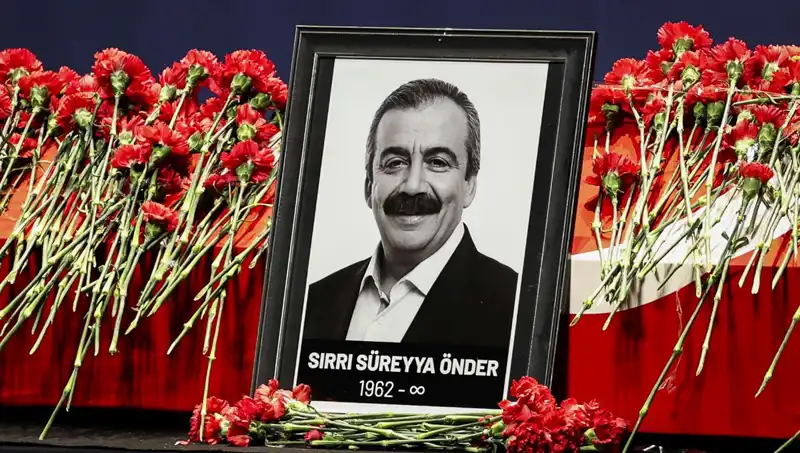 Meclis'te Sırrı Süreyya Önder Anması: Anıların ve Mücadelelerin Yeniden Canlanması