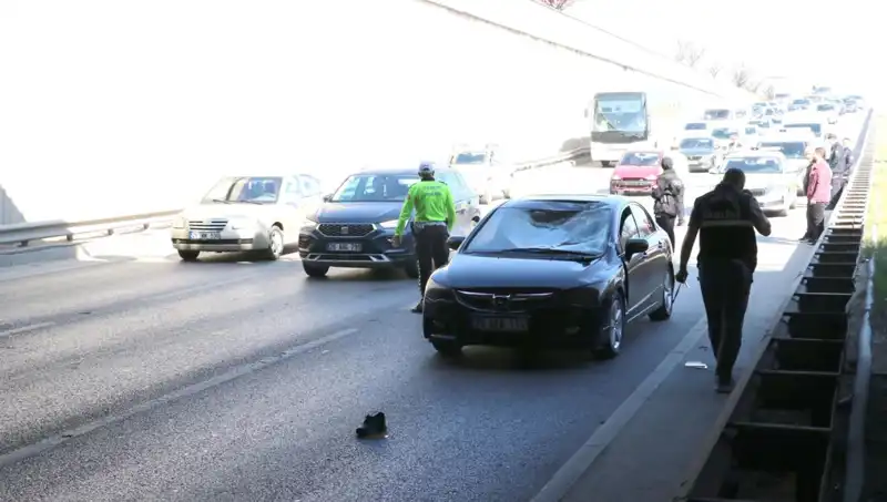 Üst Geçitten Atlayan Kaçak: Polis Peşinde