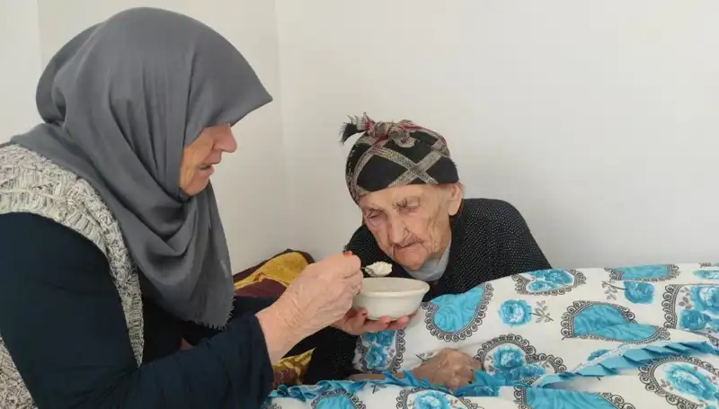 102 Yaşındaki Kezik Nine’nin Uzun Yaşam Sırrı: Beslenme Alışkanlıkları Neler?