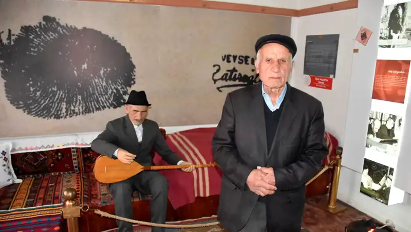 Aşık Veysel'in Hayatı ve Ölümü: "Ben Asıl Şimdi Kör Oldum" Sözü Neyi Anlatıyor?