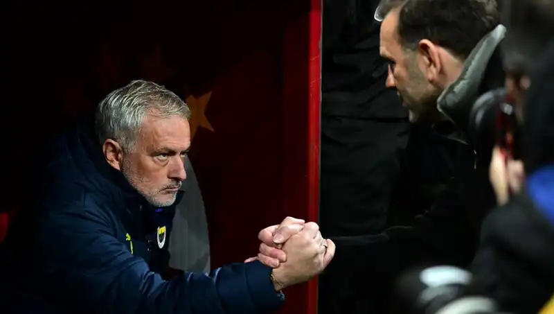 Derbiye Geri Sayım: Mourinho ve Buruk, Stada Bir Kez Daha Çıkıyor
