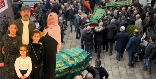 Rize'de Duygusal Veda: Strasbourg'da Hayatını Kaybeden Kız Kardeşler Anıldı