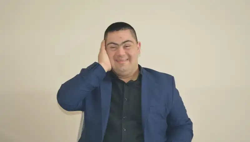 Down Sendromlu Erdinç’in Hayali: Yüreklere Dokunan Şarkılar