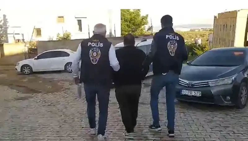 Balıkesir’de Dolandırıcılık Çetesi Çökerildi: 4 Kişi Tutuklandı