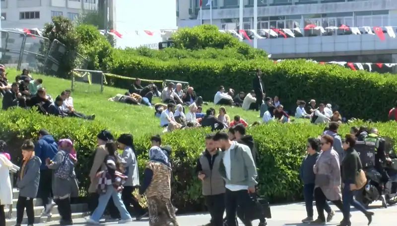 Taksim'de Deprem Yoğunluğu Neden Artıyor? Uzmanlardan Açıklamalar