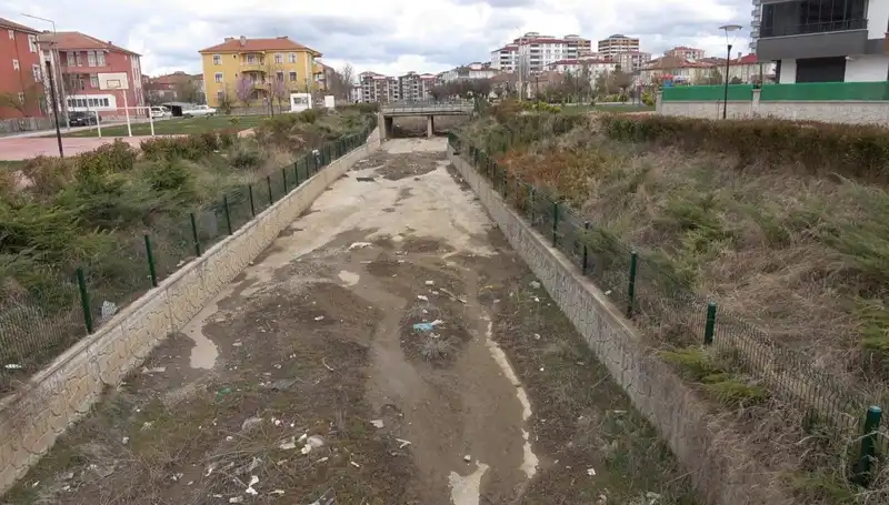 Kuraklığın Pençesinde: Coşkulu Nehirler Artık Tehlike İçinde