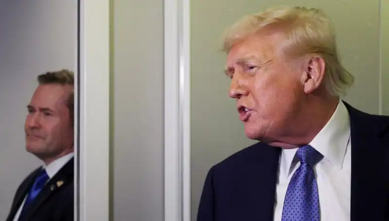 Trump'tan Şaşırtan Hamle: Mike Waltz Görevden Alındı, Olay Ne?
