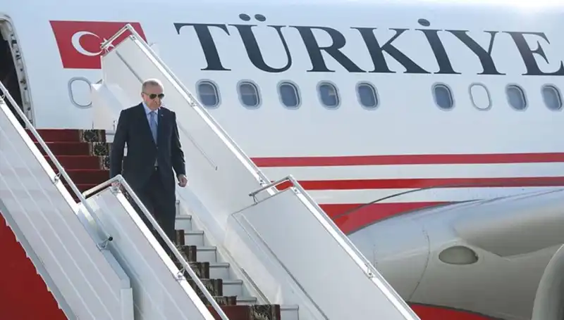 Cumhurbaşkanı Erdoğan İtalya'dan Dönüşte Önemli Mesajlar Verdi