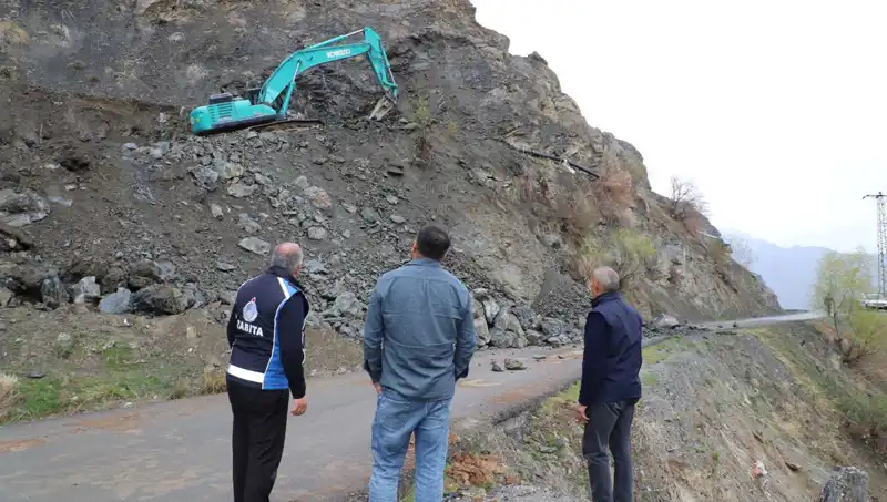 Hakkari'de Kaya Düşmelerine Karşı Yapılan Önemli Çalışmalar