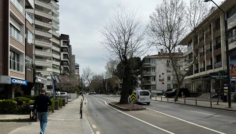 Kadıköy'de Kazaların Bitmediği Tehlikeli Cadde: Neden Önlem Alınmıyor?