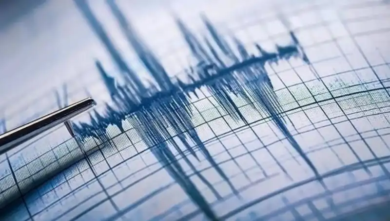Antalya'da Beklenmedik Deprem: 3,8 Büyüklüğündeki Sarsıntı Neden Oldu?
