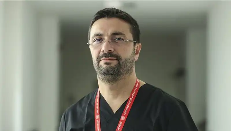 Türkiye’nin Dikkat Çeken Akademisyeni: Prof. Dr. Serkan Topaloğlu’nun Hayatı