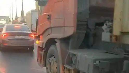 D-100 Karayolu'nda Yol Verme Kavgası: TIR'la Dehşet Anları