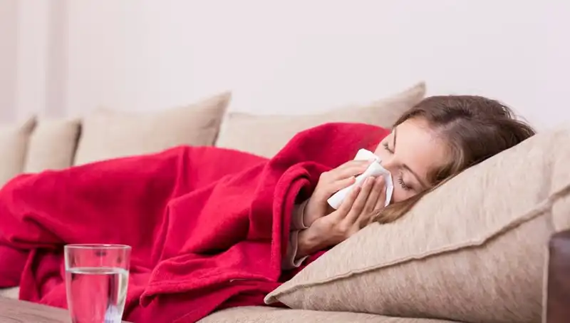 Sık Öksürük ve Burun Akıntısının Altındaki 5 Gizli Vitamin Eksikliği