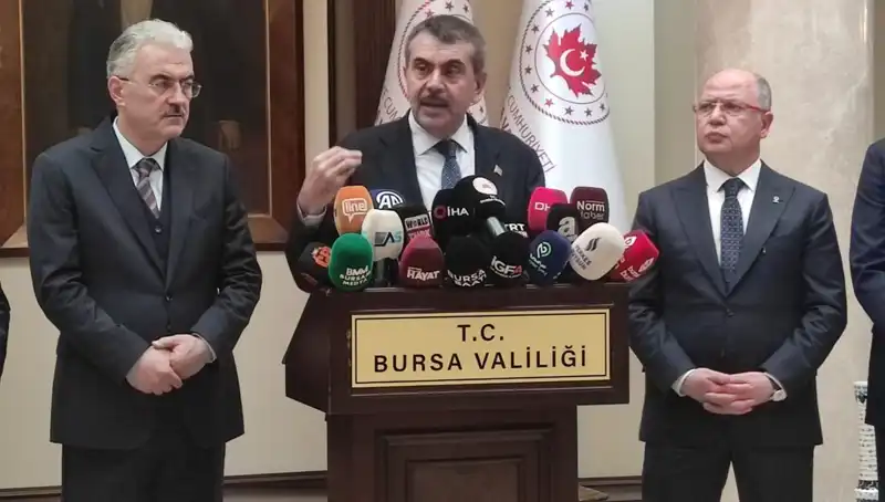 Bakan Tekin Uyarıyor: Protestolara Katılan Çalışanlar İçin Yaptırımlar Geliyor