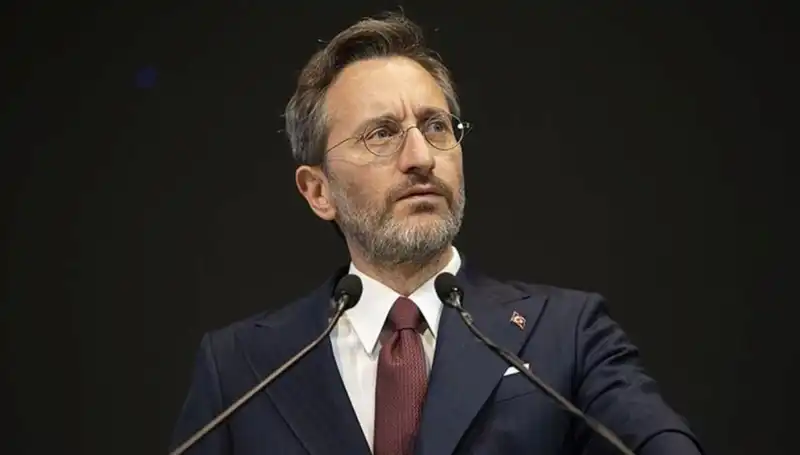 Fahrettin Altun'dan Özgür Özel'in Eleştirilerine Sert Yanıt Geldi