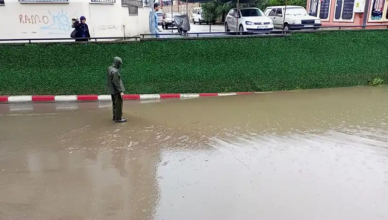 Aydın'da Beklenmedik Sağanak Yağış Alt Geçidi Sular altında Bıraktı