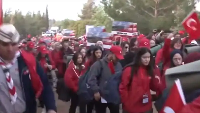 Çanakkale Zaferi'nin 110. Yılı İçin 57. Alay Vefa Yürüyüşü Coşkuyla Başladı