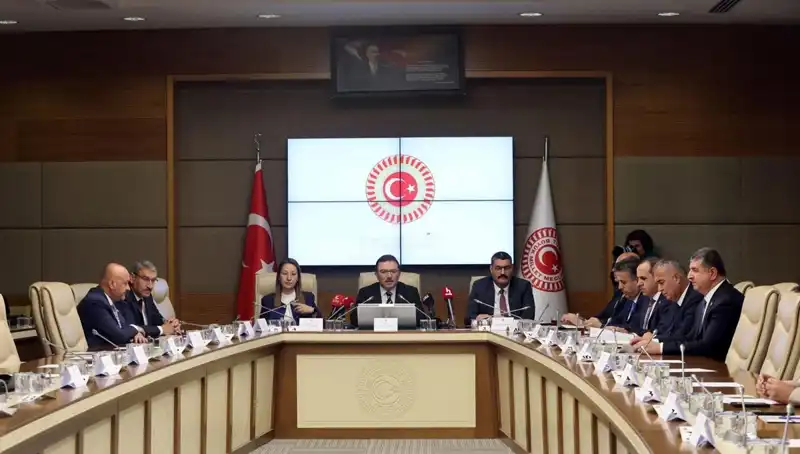 Meclis, Kartalkaya Yangın Faciasını Araştırmaya Başladı: Vali'nin Sözleri Dikkat Çekti